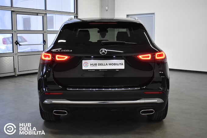 MERCEDES-BENZ GLA 200 d Automatic Premium